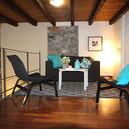 Swallow Roost - By Myhomeincomo *