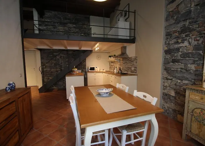 Swallow Roost * 코모